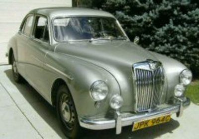 Steve Giannoni & Lana Briscoe's 1959 Magnette ZB